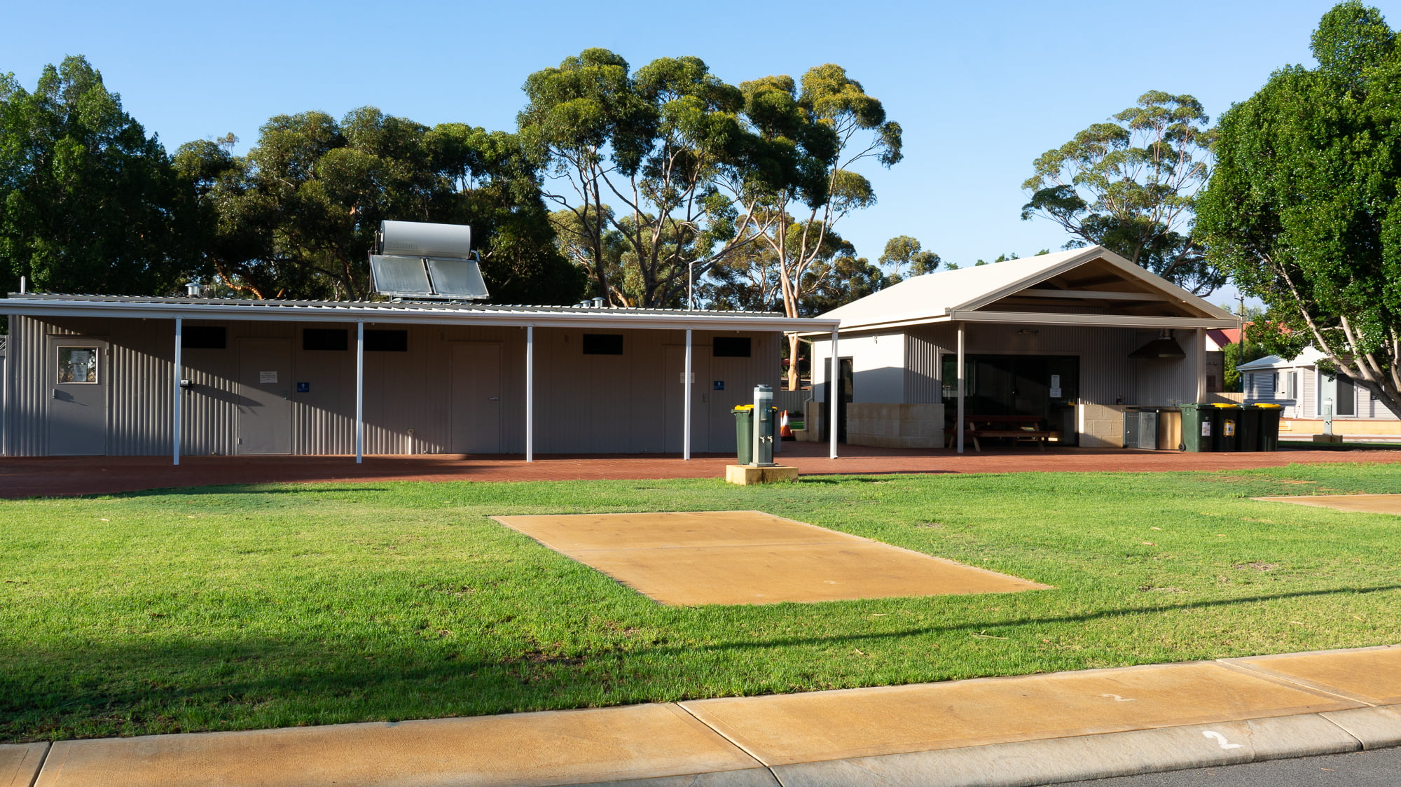 Photo of the amenities block at Quairading Caravan Park